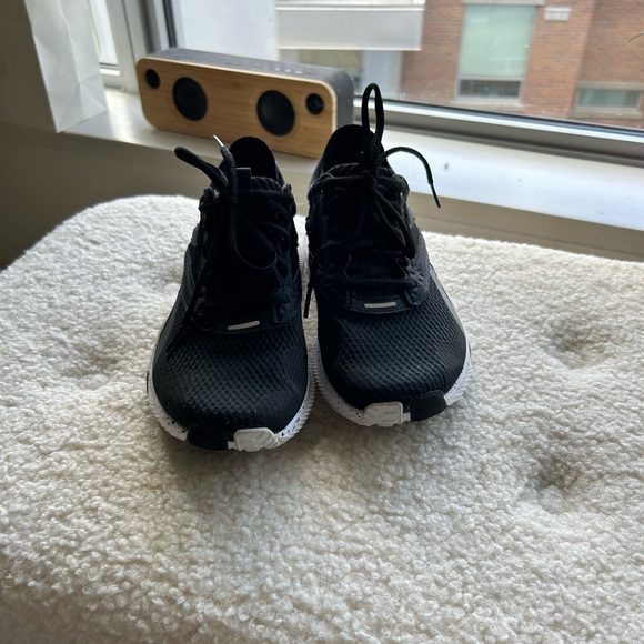 Reebok Training Shoes - Picture 2 of 5